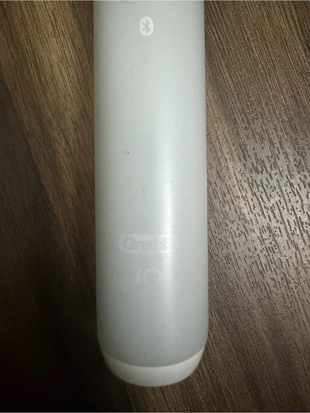 Electric Oral Care Handle in Light Gray iO6